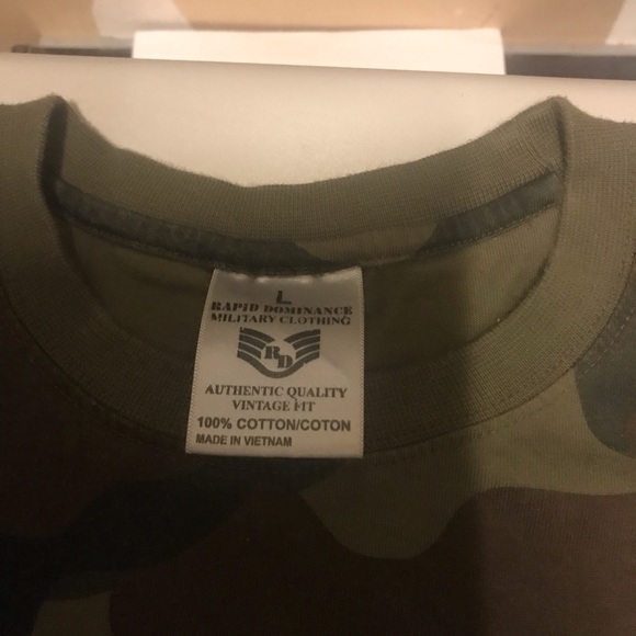 Never worn camo t-shirt - Picture 2 of 3